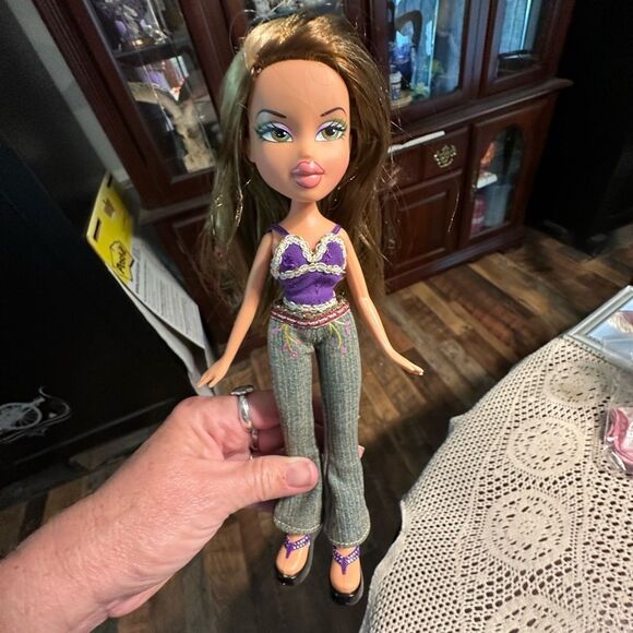 Bratz Doll “Funk Out”  Fianna 10” Doll MGA - Picture 5 of 6